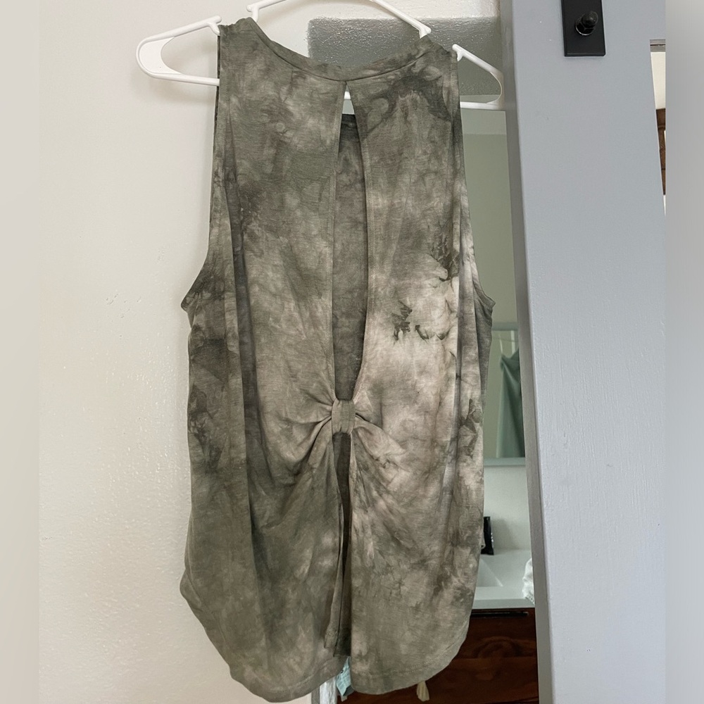 NWT Glyder Electric tank